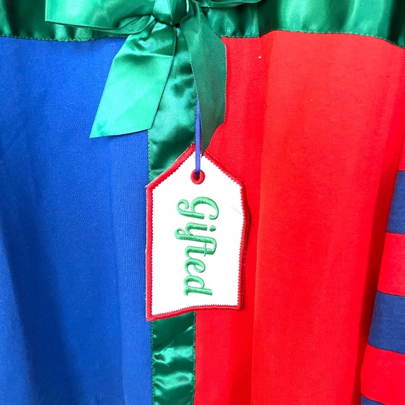 Christmas sweat shirt. " Gift wrapped "     NEW ITEM - Picture 3 of 4